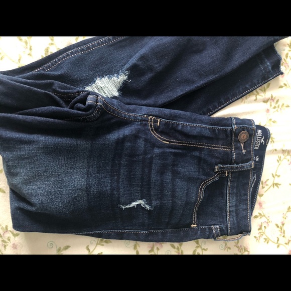 hollister dark wash jeans - Picture 3 of 3